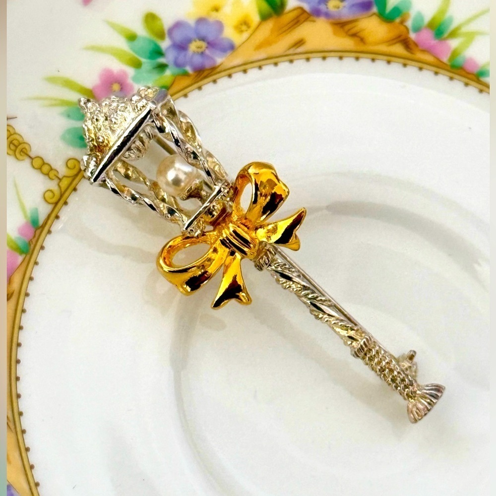 Vintage Lamp Post Brooch: Silvertone with Gold Bow and Faux Pearl Accent